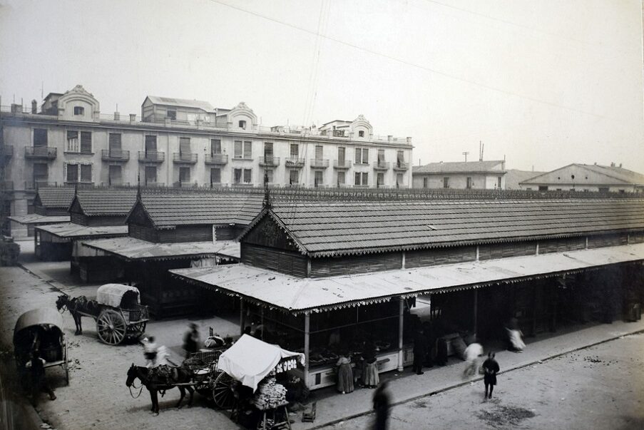 La imagen tiene un atributo ALT vacío; su nombre de archivo es El-Mercat-del-Grau-de-Valencia-en-1928-edited.jpeg